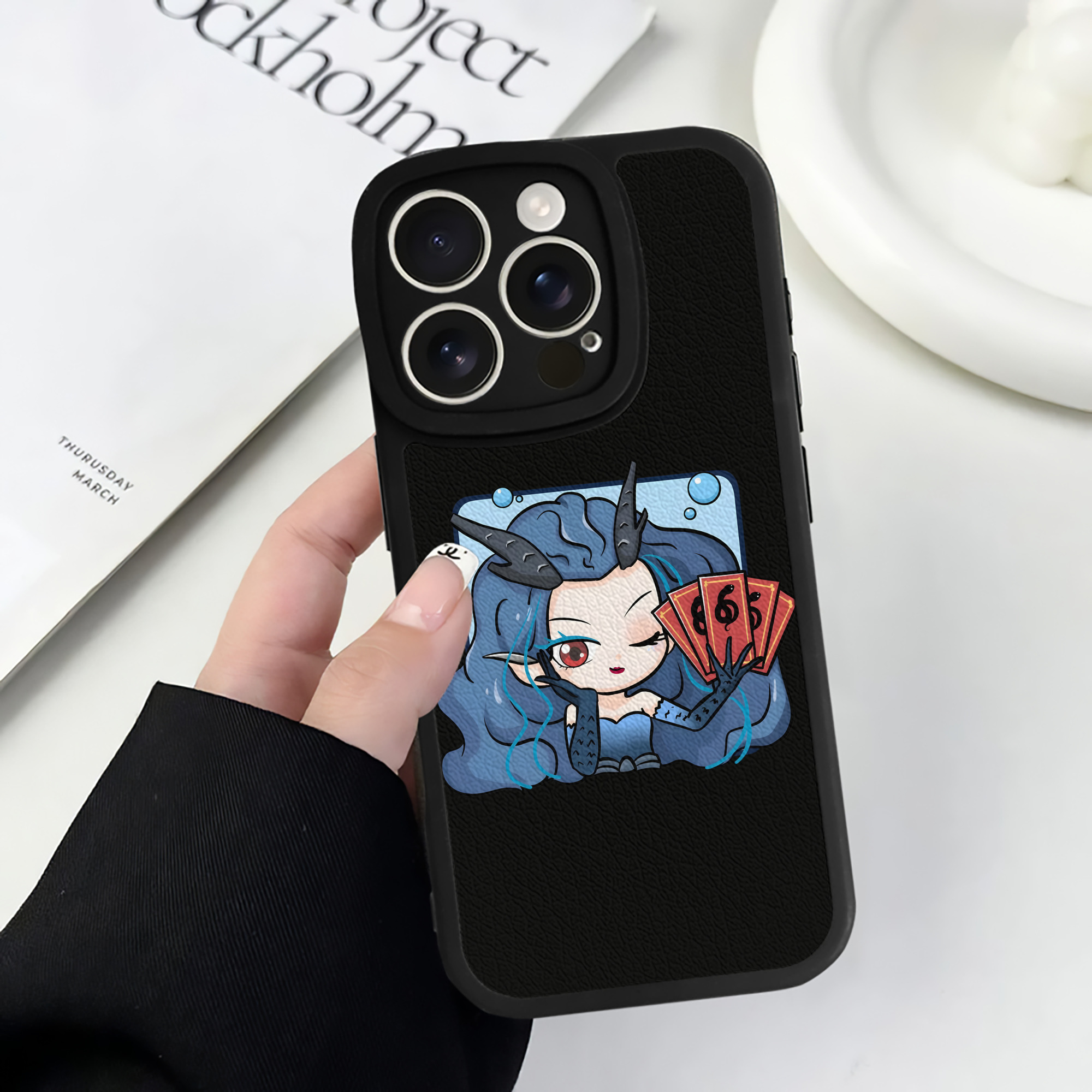（画像用） Ne Zha 2 ナタ 魔童の大暴れ 【iPhone 16シリーズ対応】シリコンスマホケース（レザー調） 材質：シリコン